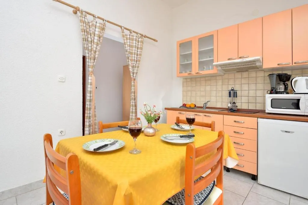 Apartment In Drage With Sea Views, Balcony, Air Conditioning, Wifi 566-1 Croatia