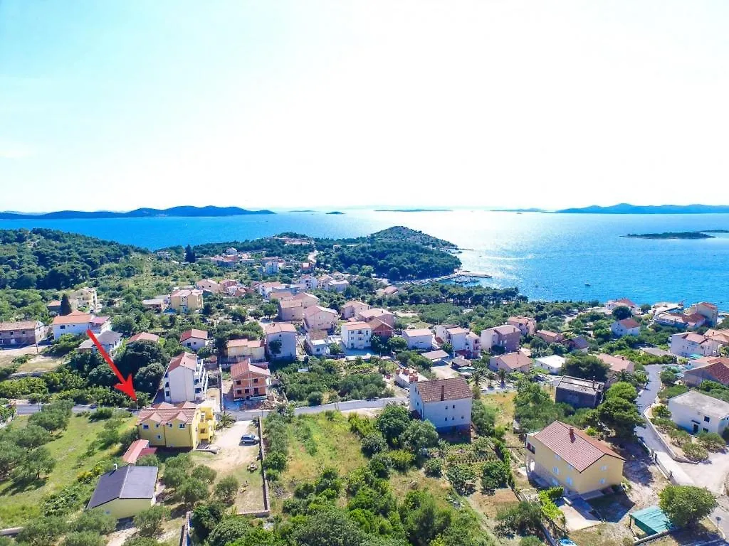 Apartment In Drage With Sea Views, Balcony, Air Conditioning, Wifi 566-1 Croatia