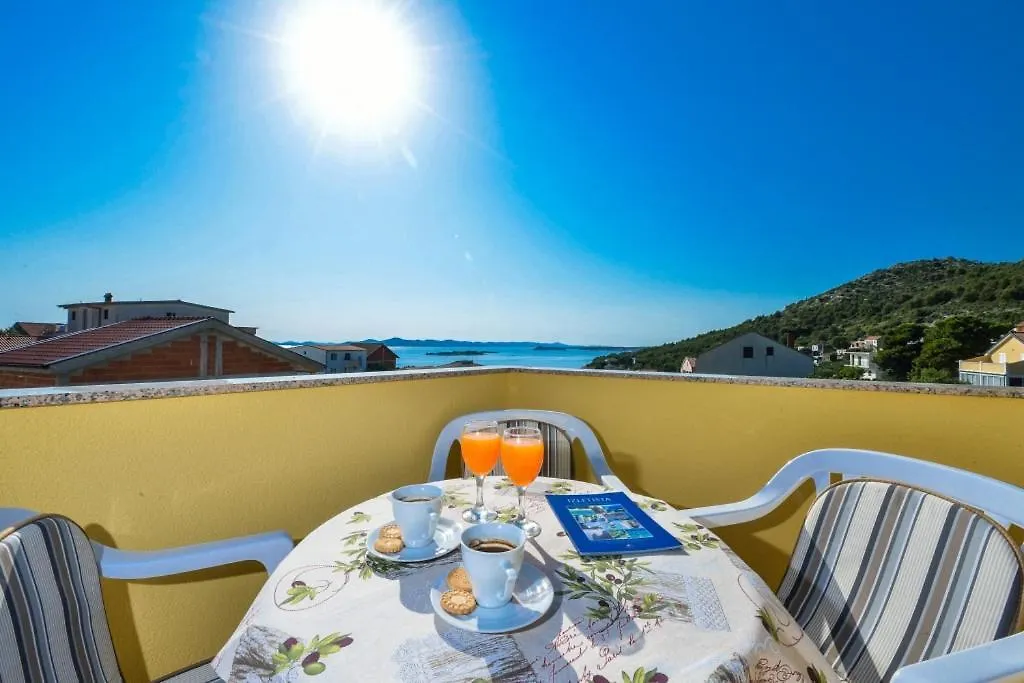 Apartment In Drage With Sea Views, Balcony, Air Conditioning, Wifi 566-1 0*,  Croatia