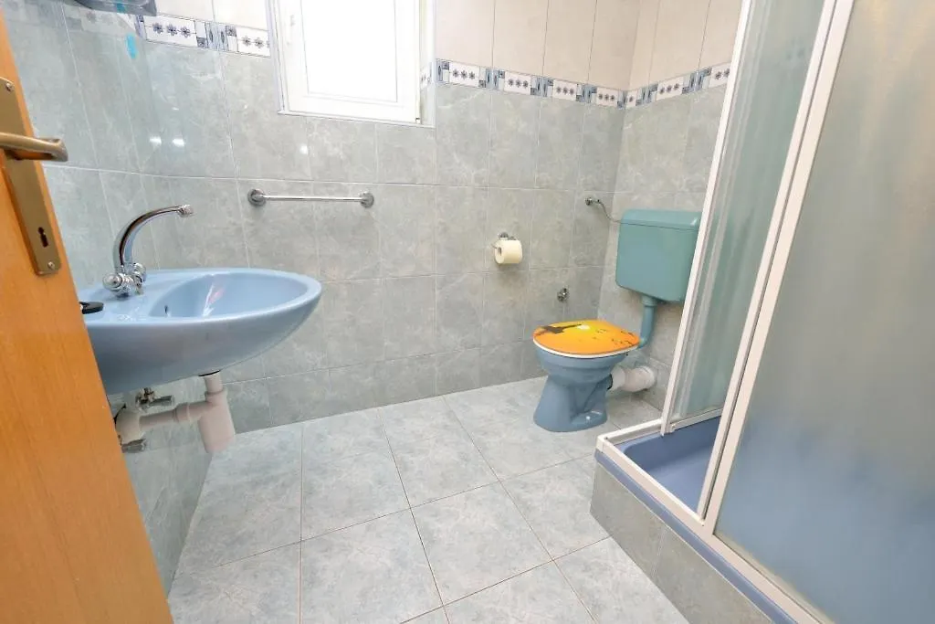 Apartment In Drage With Sea Views, Balcony, Air Conditioning, Wifi 566-1