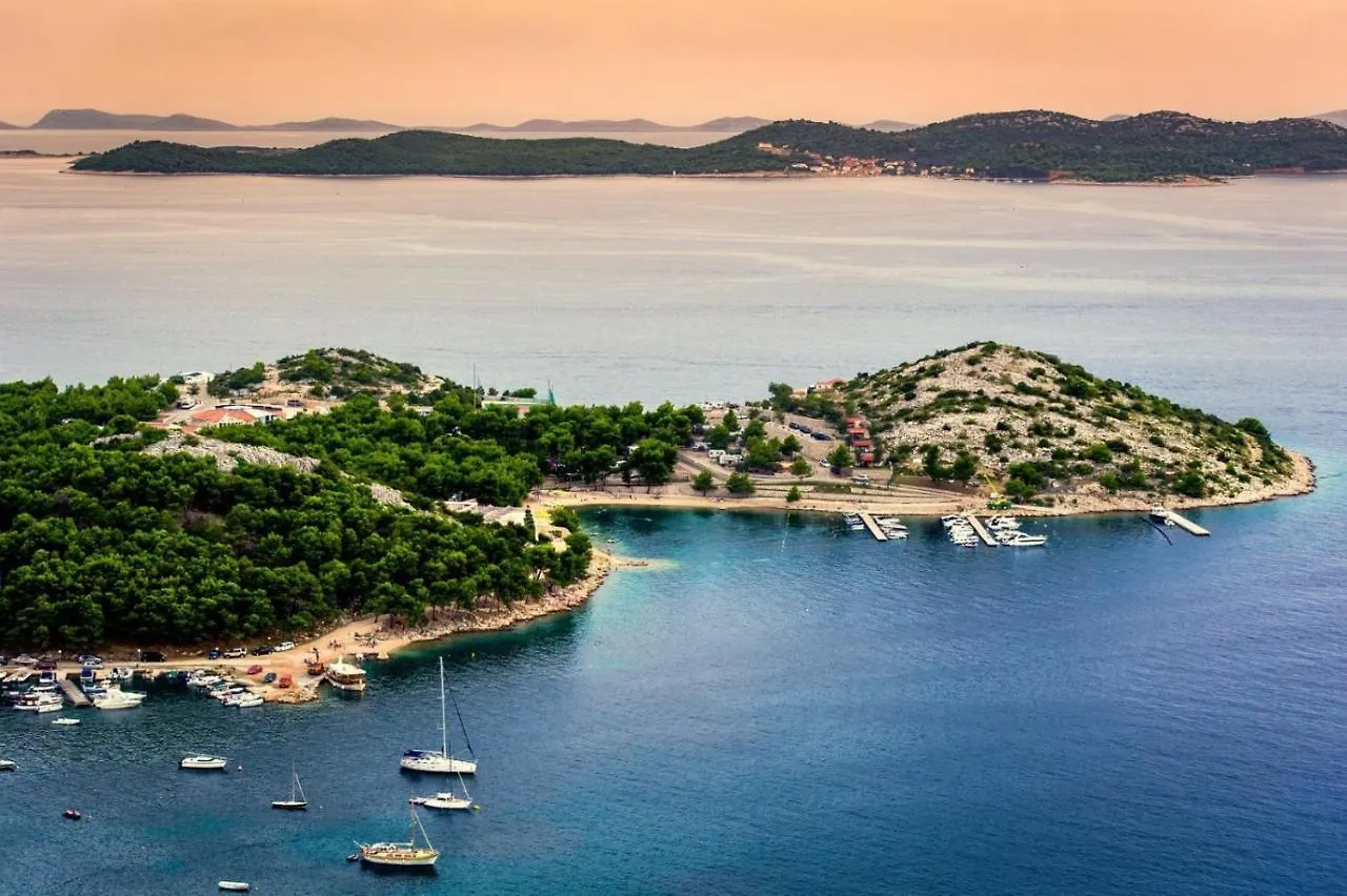 Apartment In Drage With Sea Views, Balcony, Air Conditioning, Wifi 566-1 Croatia